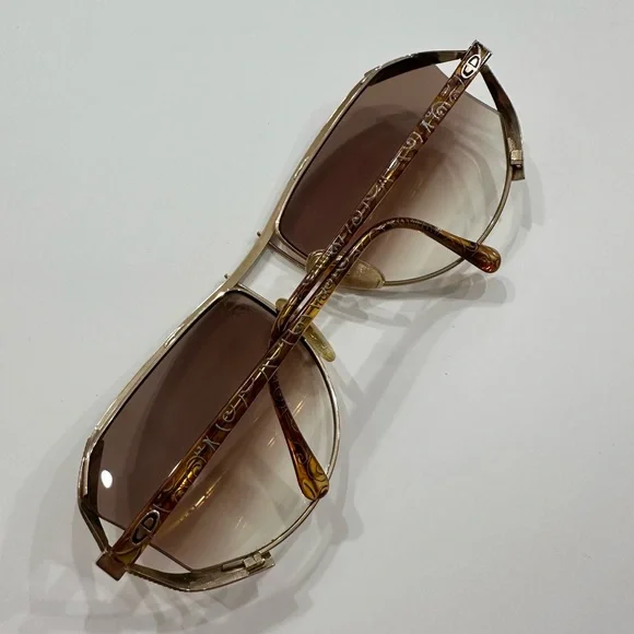 Vintage Dior Gold Aviator Sunglasses with Gradient Lenses Vintage Dior Gold Aviator Sunglasses with Gradient Lenses main image 4